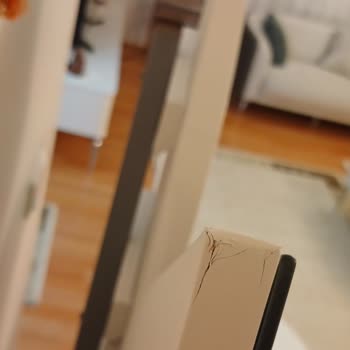 İstikbal Mağazası'nda Hayal Kırıklığı: Hasarlı Ürün Ve İlgisizlik