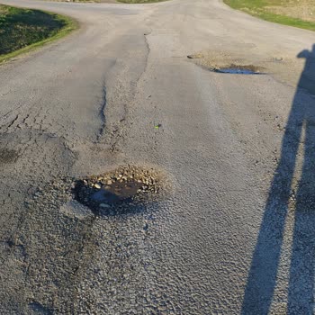 Belediyenin İlgisizliği: 5 Aylık Bozuk Yol Sorunu