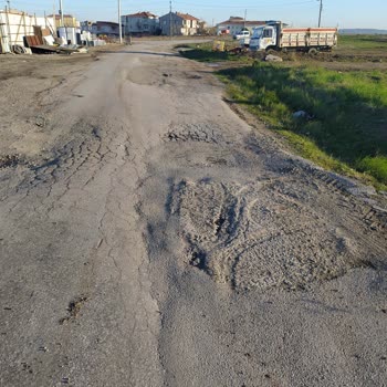 Belediyenin İlgisizliği: 5 Aylık Bozuk Yol Sorunu