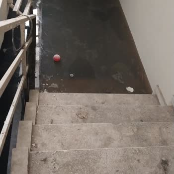 Boş Lojmanların Tehlikeli Durumu