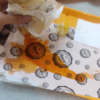 Yağ İçinde Yüzen Tantuni Ve Yetersiz Servis