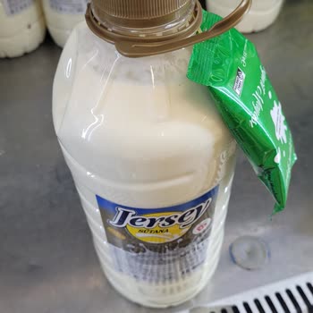 Bozuk Sütler Ve İlgisiz Müşteri Hizmetleri