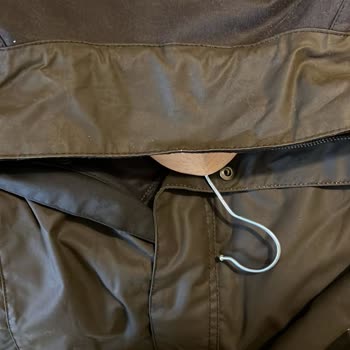 Получил не тот Barbour Alston Wax, что заказал