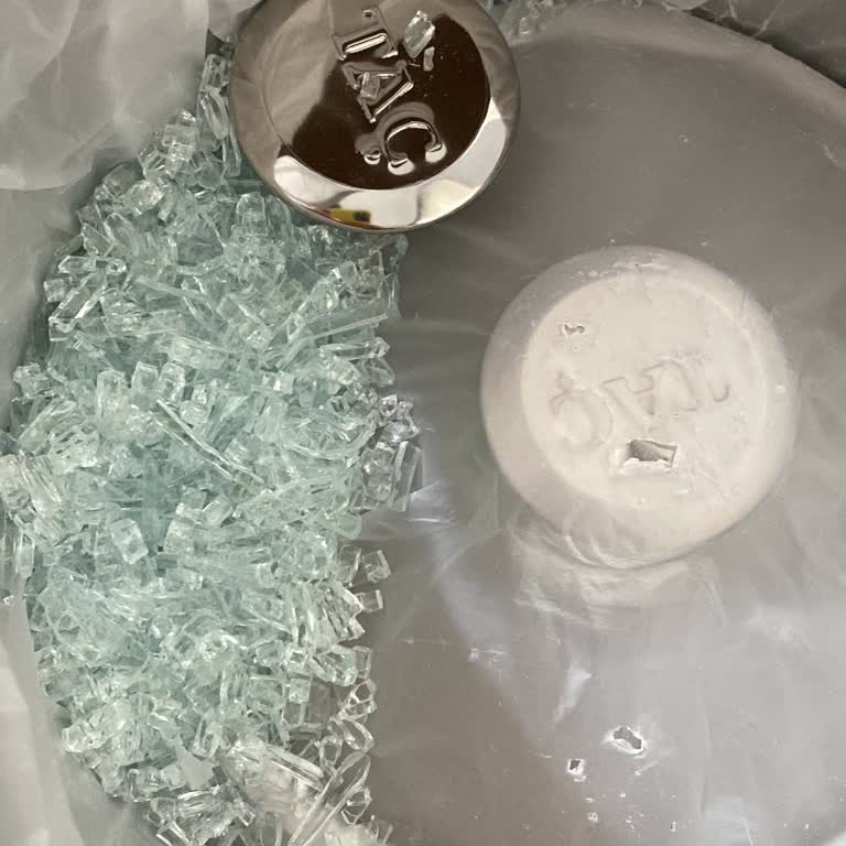 Taç Mutfak Kırık Kapak Ve Ulaşılmaz Müşteri Hizmeti