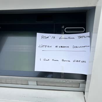ATM'de Para Çekme Sorunu Ve İlgisizlik