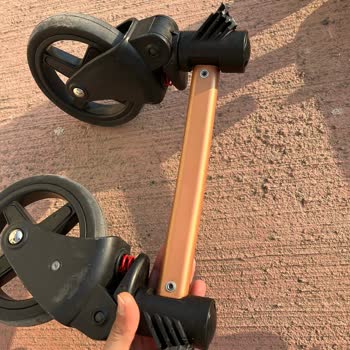 Bebek Arabasında Güvenlik Sorunları Ve Yetersiz Servis