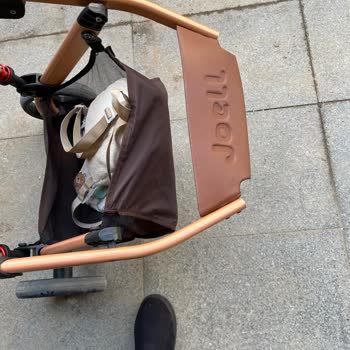 Bebek Arabasında Güvenlik Sorunları Ve Yetersiz Servis