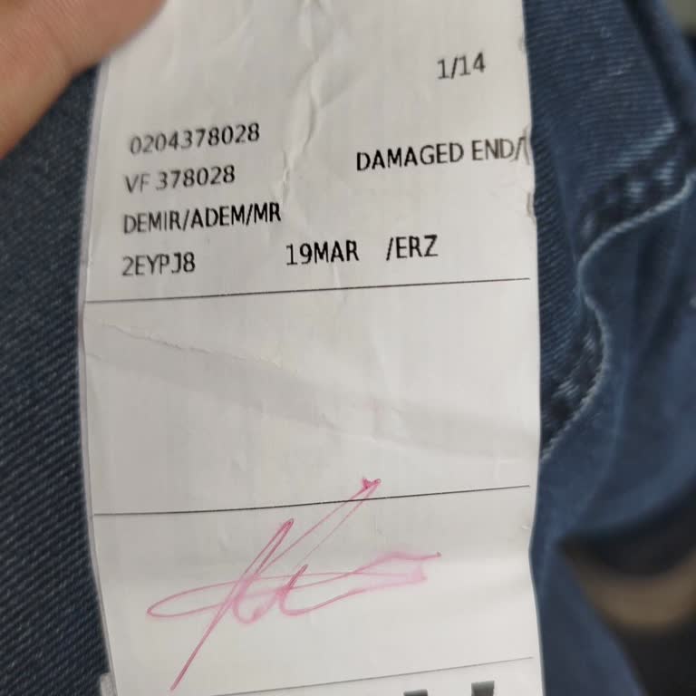 Valiz Kırığı Ve İmza Skandalı