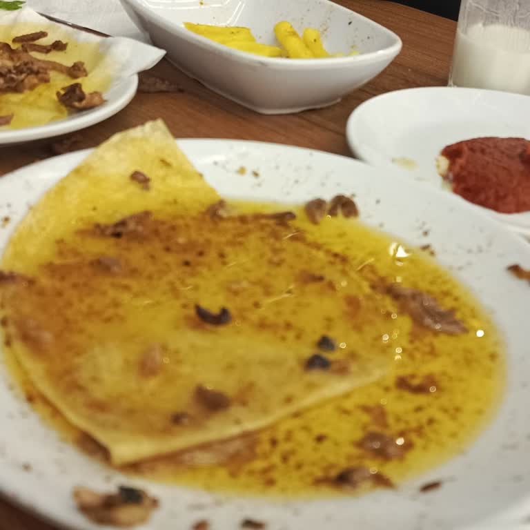 İftar Sofrasında Hayal Kırıklığı: Yağlı Döner Ve Eksik Hizmet