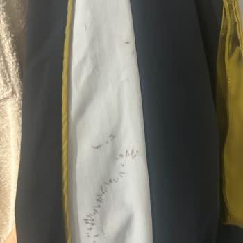 Pahalı Eşofman Takımı İlk Yıkamada Mahvoldu