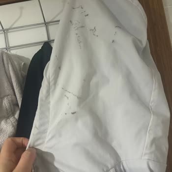 Pahalı Eşofman Takımı İlk Yıkamada Mahvoldu