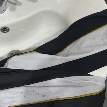 Pahalı Eşofman Takımı İlk Yıkamada Mahvoldu