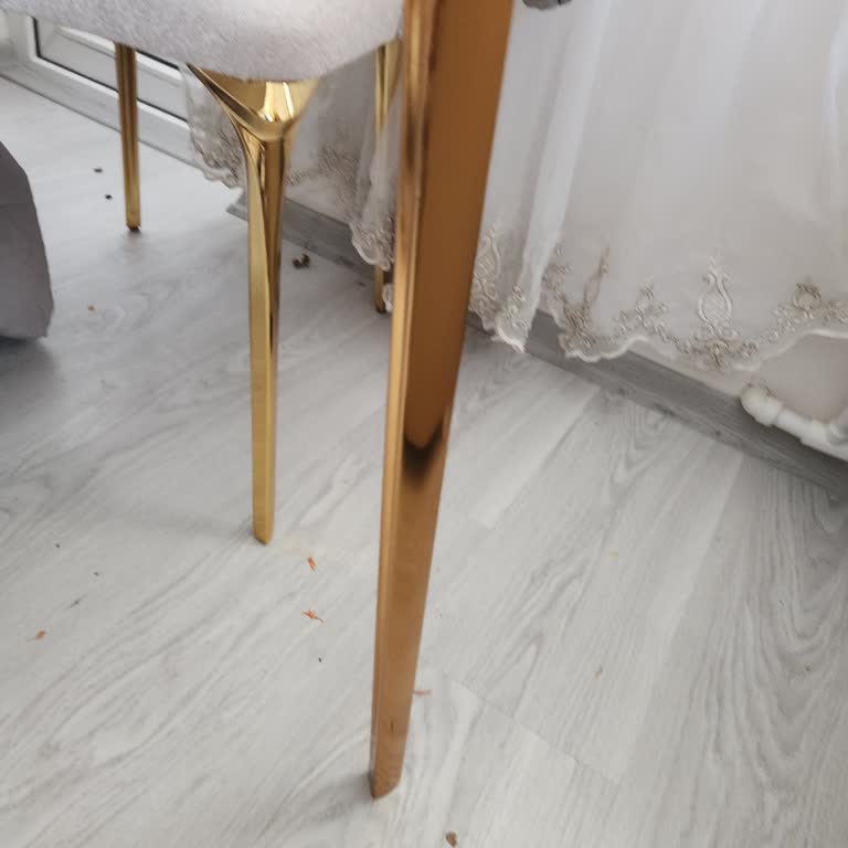 Mondi Mobilya'da Renk Ve Hizmet Sorunu