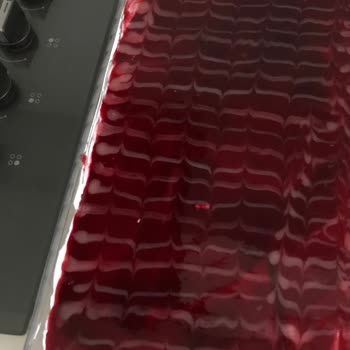 Beklenmedik Şeffaflık: Beyaz Çikolatalı Sos Hayal Kırıklığı