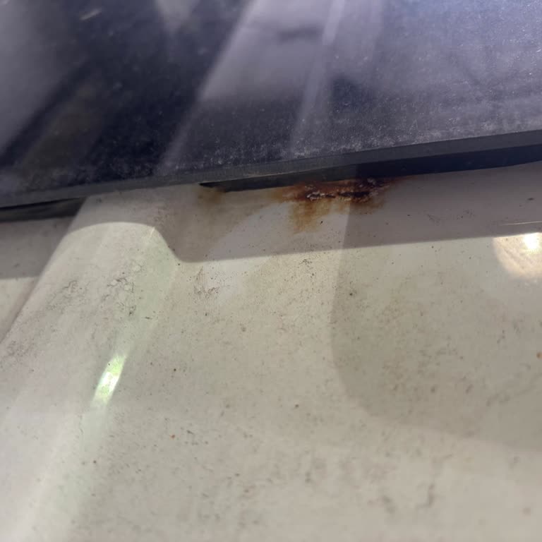 Sıfır Araçta Paslı Tavan Şoku