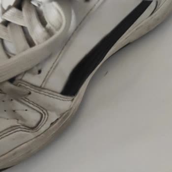 Deichmann'dan Aldığım Ayakkabı 3 Ayda Açıldı