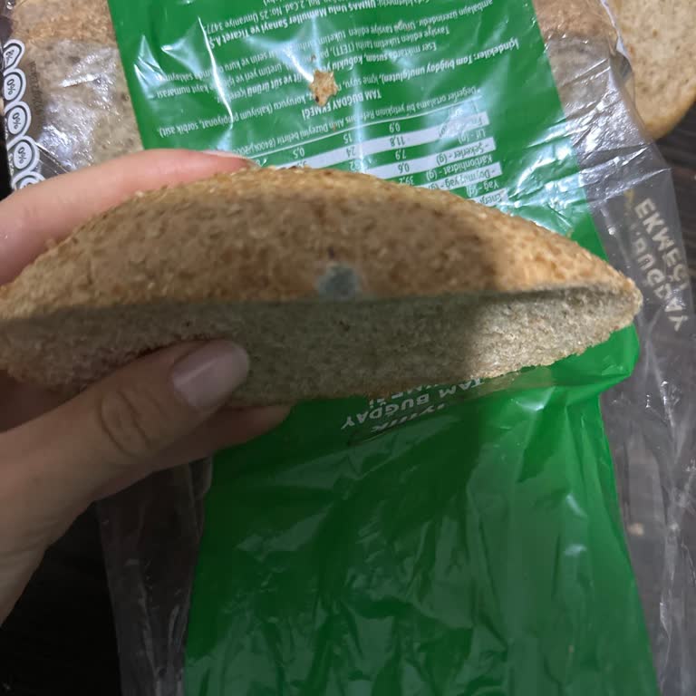 Migros Sanal Market'te Küflü Ekmek Ve İade Sorunu