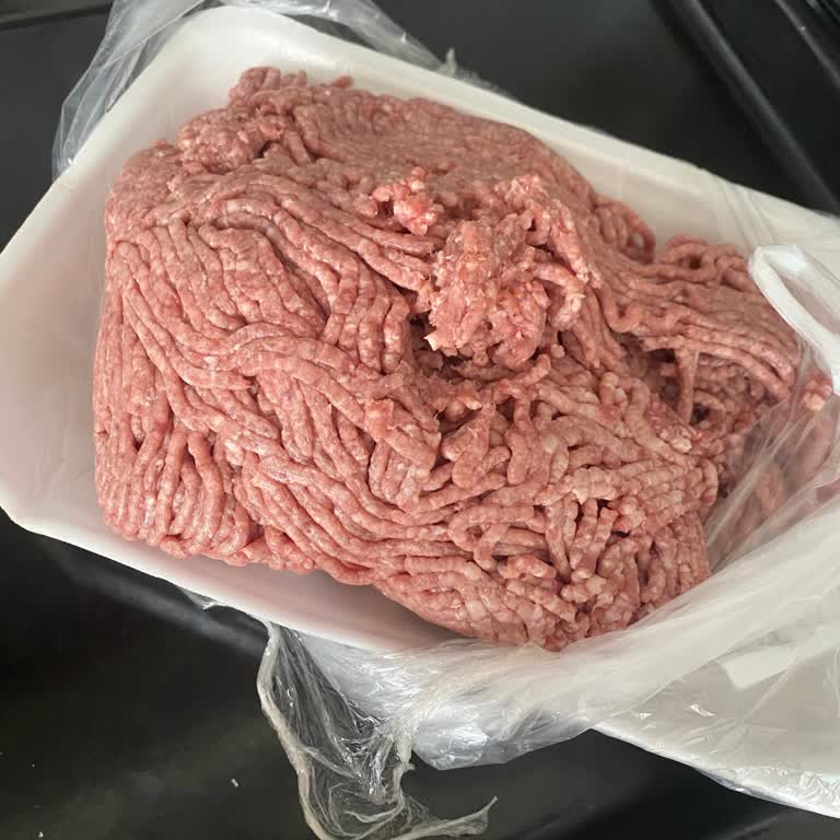 Bozuk Et Kokusu Misafir Yemeğini Mahvetti