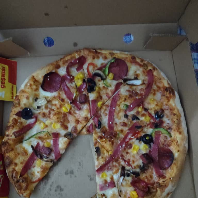 Yemeksepeti Üzerinden Sipariş Ettiğim Terra Pizza Hayal Kırıklığı Yarattı