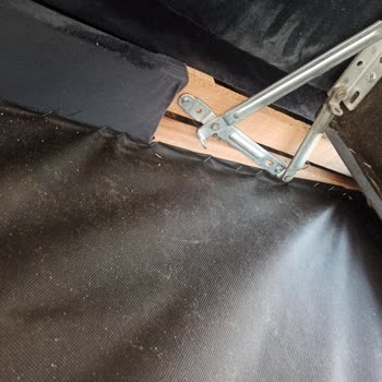 Jasmin Home Bir Yılın Sonunda Kırık Dökük Koltuk Takımı Geldi