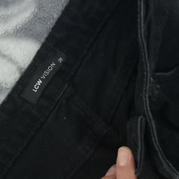 LCW Pantolonunda Beklenmedik Solma Sorunu