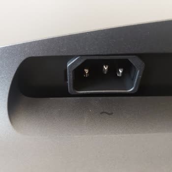 Dell Monitörde Güç Kablosu Sorunu Ve Yetersiz Servis Desteği