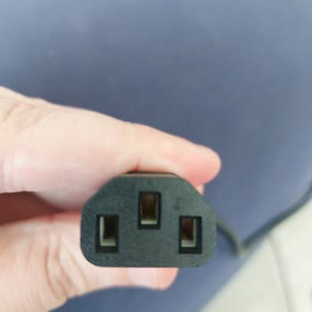 Dell Monitörde Güç Kablosu Sorunu Ve Yetersiz Servis Desteği