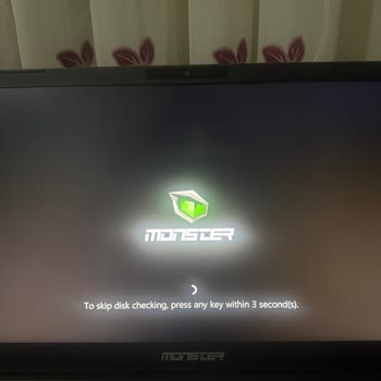 Sürekli Büyüyen Bilgisayar Sorunları Ve Yetersiz Servis Desteği