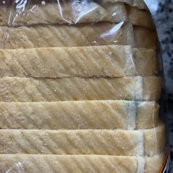 BİM Küflü Ekmek Skandalı: Sağlığımız Tehlikede