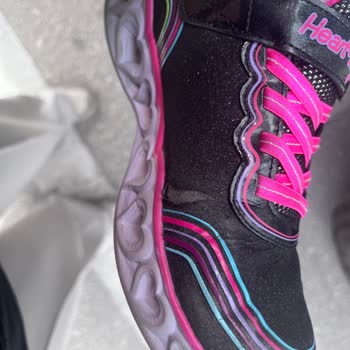 Skechers Çocuk Ayakkabısında Erken Açılma Sorunu
