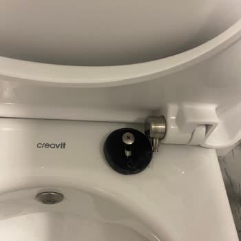 Creavit Klozet Kapağı Menteşeleri 2 Ayda Bozuldu