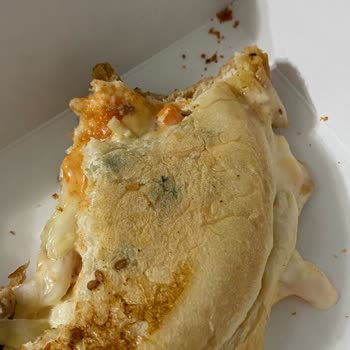 Jets Chicken Küflü Ekmek Yolluyor