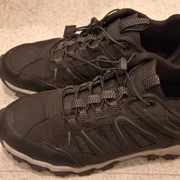 My Deichmann Graceland Sneakers Fell Apart in 2 Days