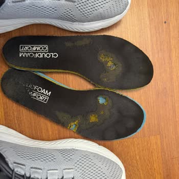 Adidas Ayakkabımın Tabanı Parçalandı
