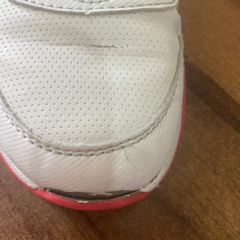 Skechers Ayakkabıda 5 Ayda Deri Yırtılması Ve İlgisizlik