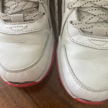 Skechers Ayakkabıda 5 Ayda Deri Yırtılması Ve İlgisizlik