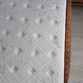 Avrupa Düğün Paketi: Yatakta Ses Ve Şişlik Sorunu