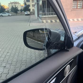 Chery 8 Pro Max: Пленка на окне отклеилась, нет решения