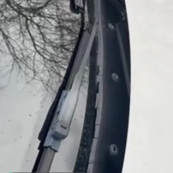 BMW Ön Cam Fitil Parçalanması