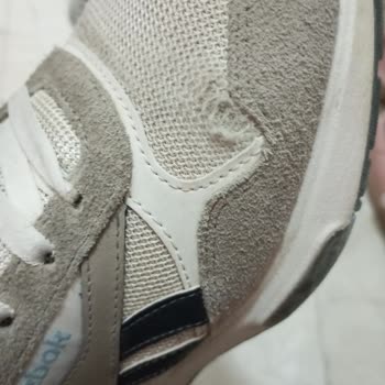 FLO Ayakkabı Reebok Ayakkabılarımın Beklenmedik Yırtılmaları!