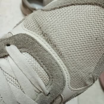 FLO Ayakkabı Reebok Ayakkabılarımın Beklenmedik Yırtılmaları!