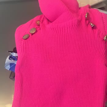 @krmzmoda Yanlış Ürün Ve Engelleme Mağduriyeti!