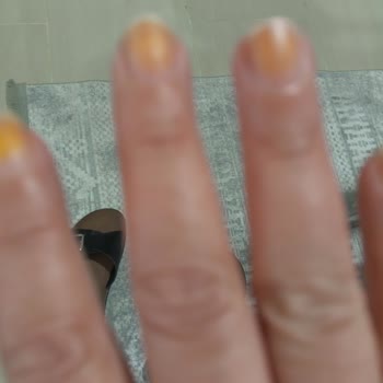 Flormar Oje Kullanımı Sonrası Kalıcı Turuncu Leke Sorunu