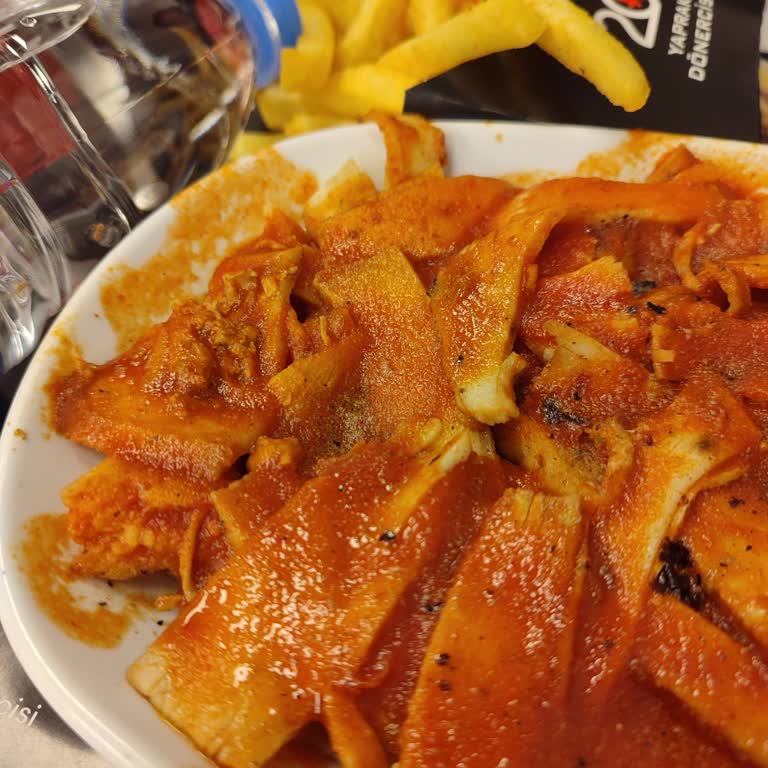 Yaprak Döner Ramazan'da Soğuk İskender Ve Kötü Hizmet!