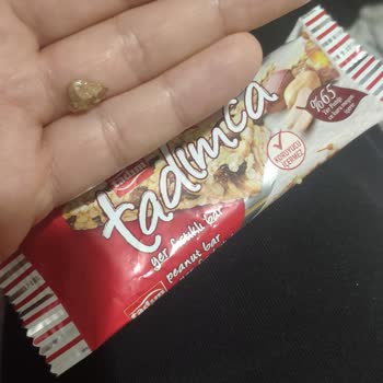 Yer Fıstıklı Bar İçinde Taş Parçası Şoku