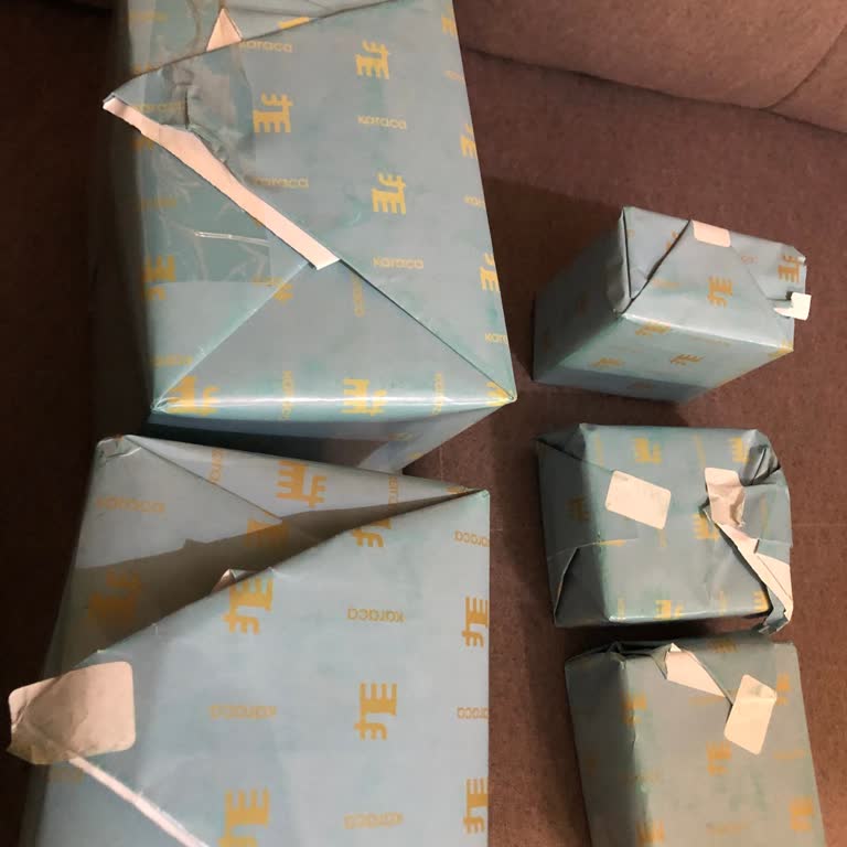 Karaca Gave Me Poorly Wrapped Gifts and Refused to Repackage Them