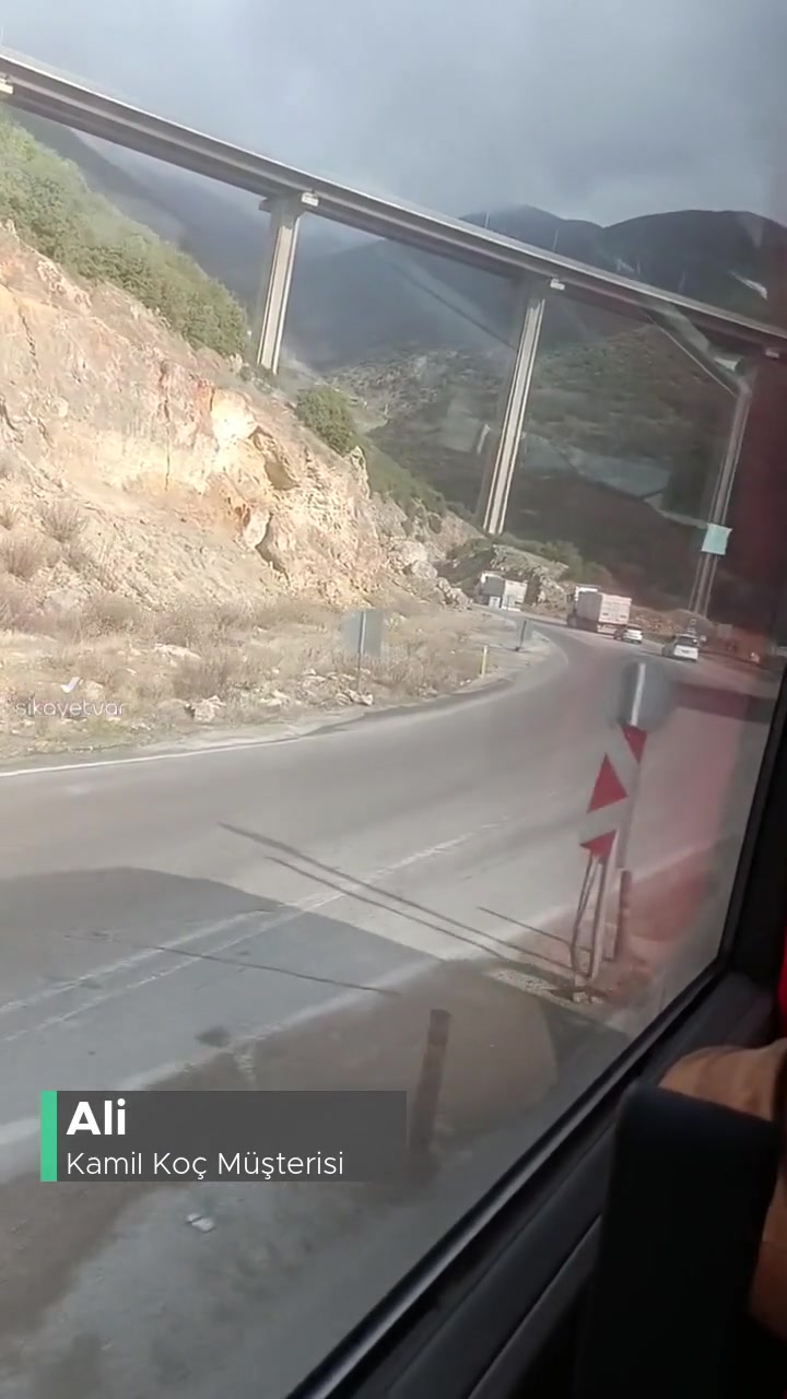Kamil Koç Otobüsünün Otoban Yerine Tehlikeli Yolları Kullanması videonun kapak resmi