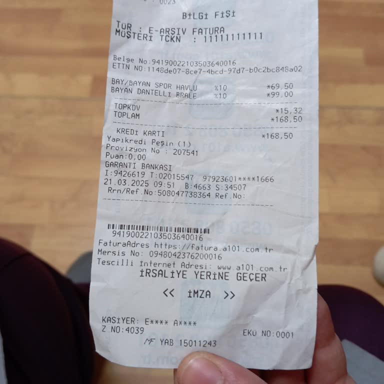 Kasiyer İlgisizliği Ve Poşet Tartışması