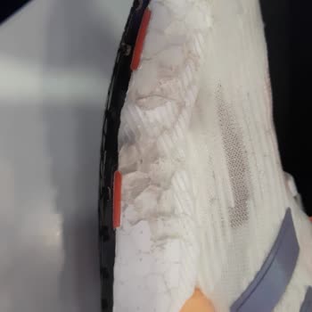Adidas'tan Hayal Kırıklığı: Deforme Ürün Teslimatı