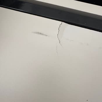 Kelebek Mobilya'dan Eksik Ve Kırık Yatak Odası Şoku